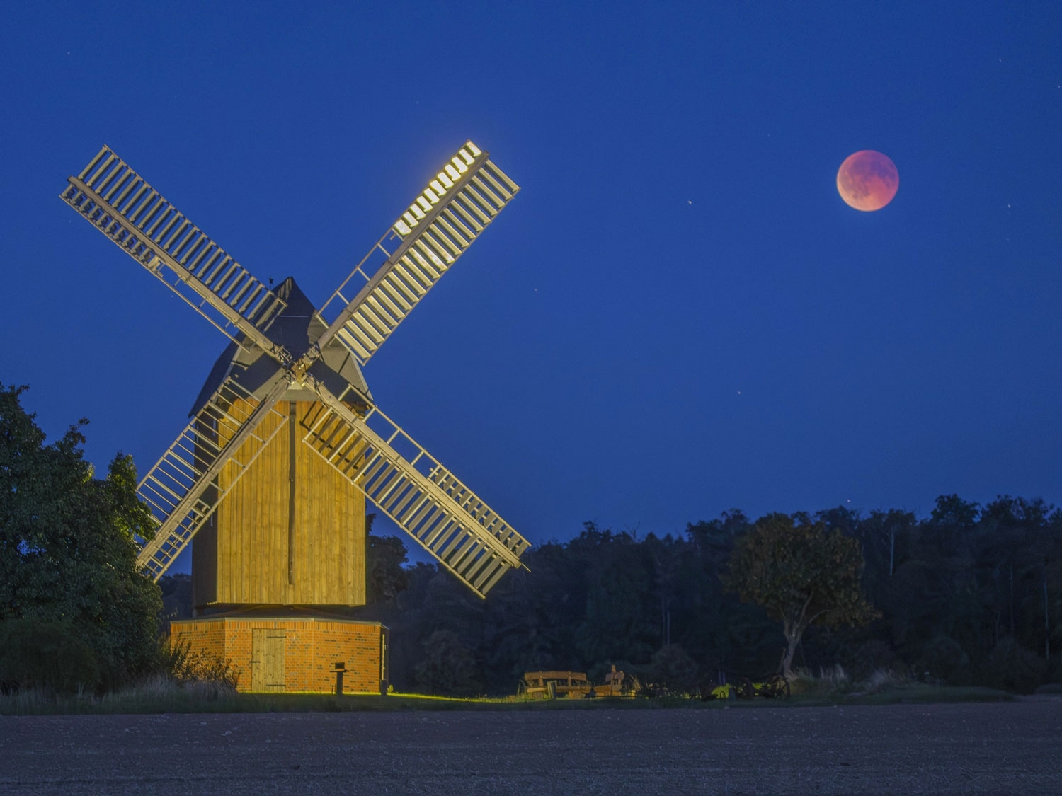 Klicken um die Schaltflächen zu zeigen oder zu verbergen