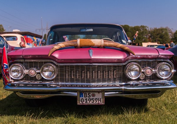 CLASSIC CARS